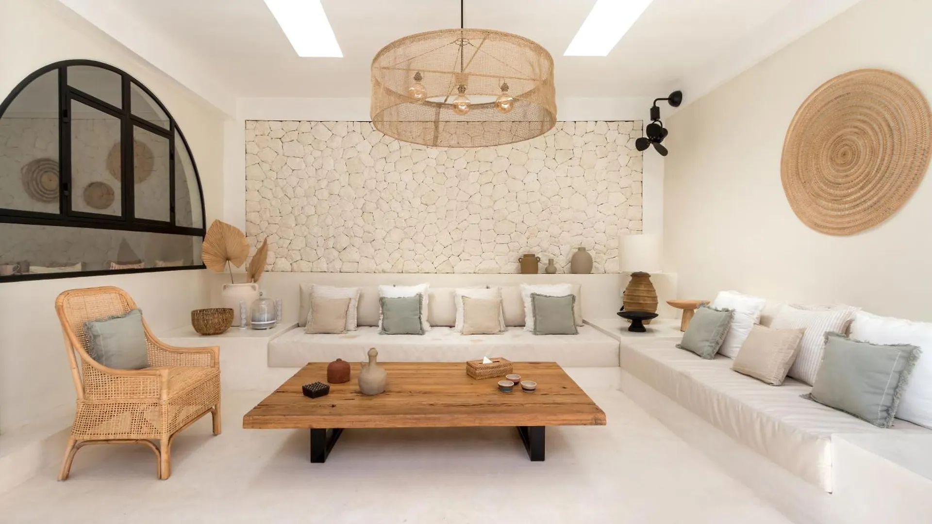 Casa Adem - Modern & Trendy 3Br Villa In Seminyak, 10 Minutes To The Beach With Private Pool