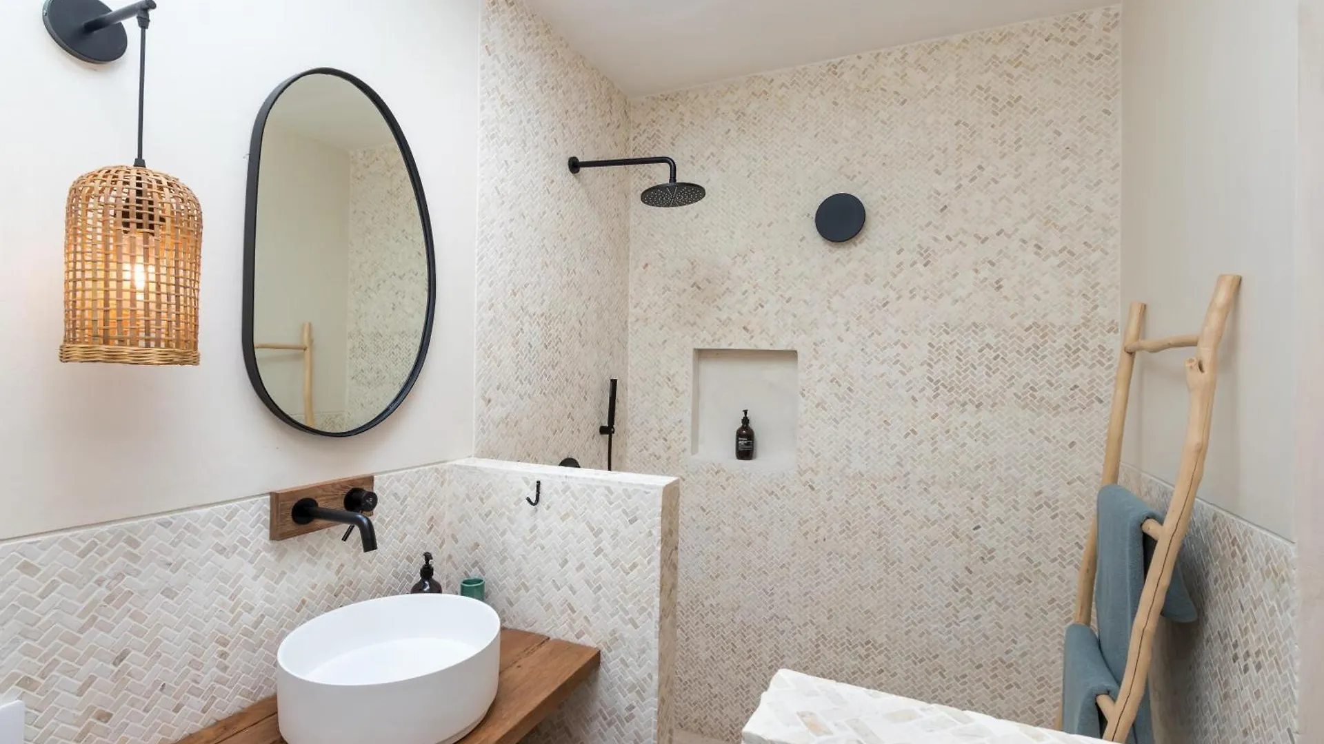 Casa Adem - Modern & Trendy 3Br Villa In Seminyak, 10 Minutes To The Beach With Private Pool